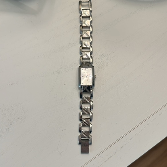 Burberry Heritage Luxury Womens Square Watch Beige Dial BU4212 7” - Picture 10 of 15